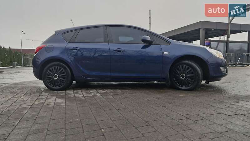 Хетчбек Opel Astra 2010 в Івано-Франківську