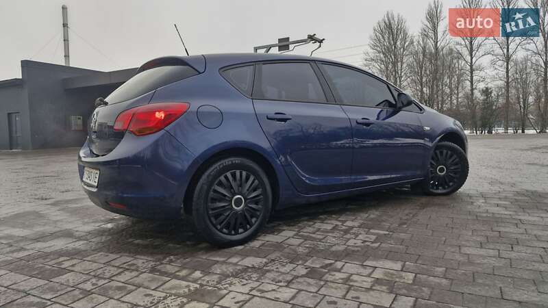 Хетчбек Opel Astra 2010 в Івано-Франківську