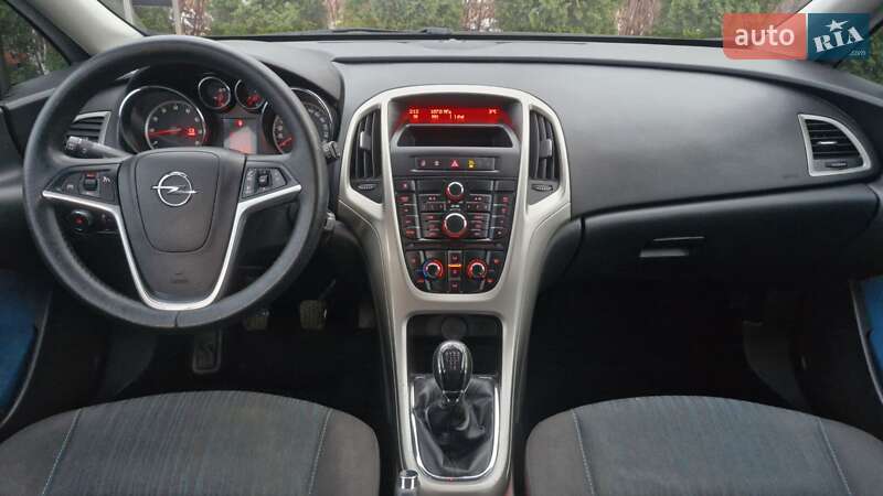 Хетчбек Opel Astra 2010 в Івано-Франківську