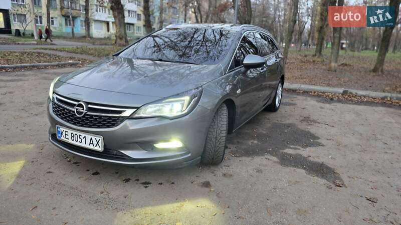 Универсал Opel Astra 2017 в Павлограде