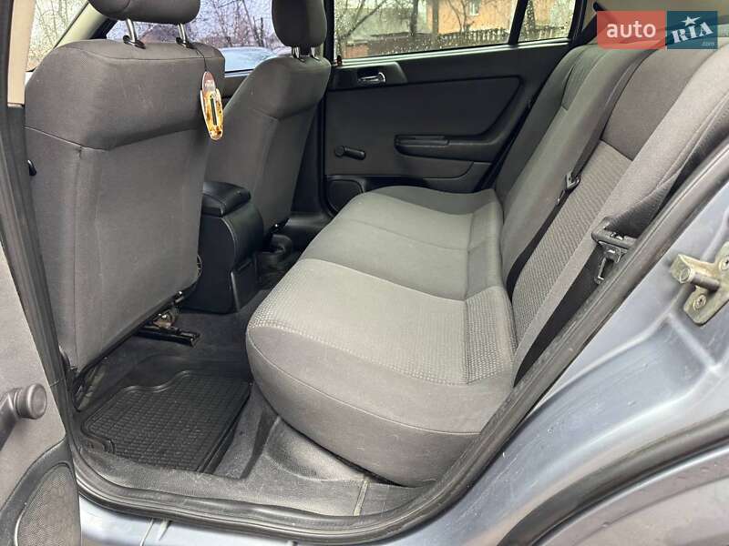 Седан Opel Astra 2006 в Сумах