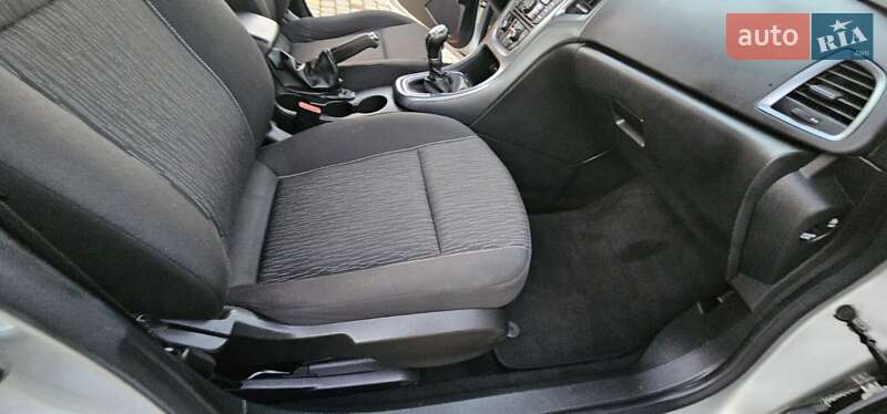 Универсал Opel Astra 2015 в Коломые