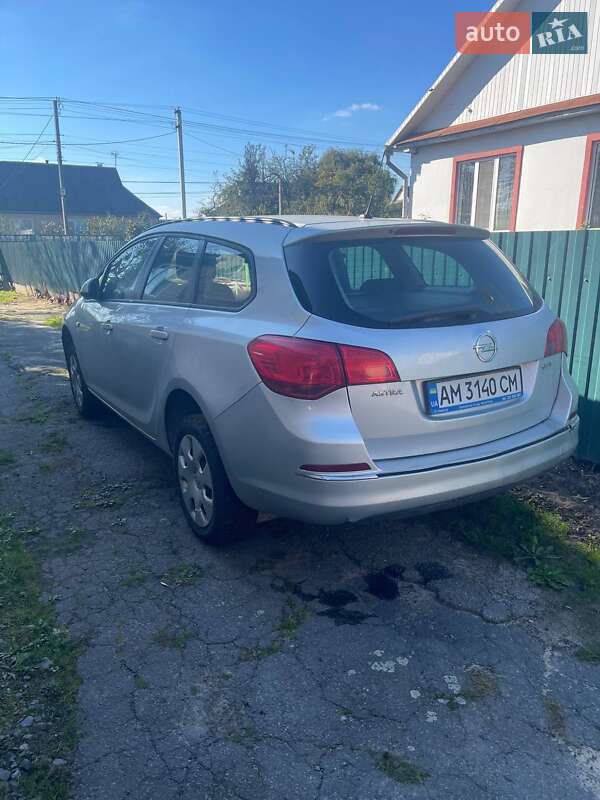 Універсал Opel Astra 2013 в Баранівці фото 18 Універсал Opel Astra 2013 в Баранівці