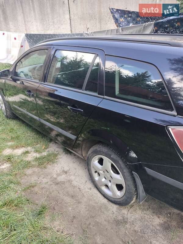 Универсал Opel Astra 2006 в Львове