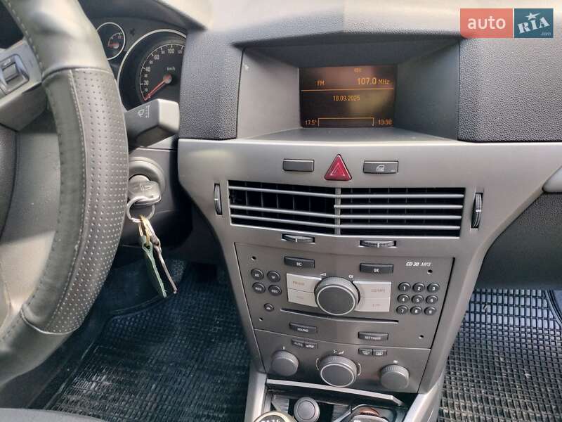 Универсал Opel Astra 2006 в Львове