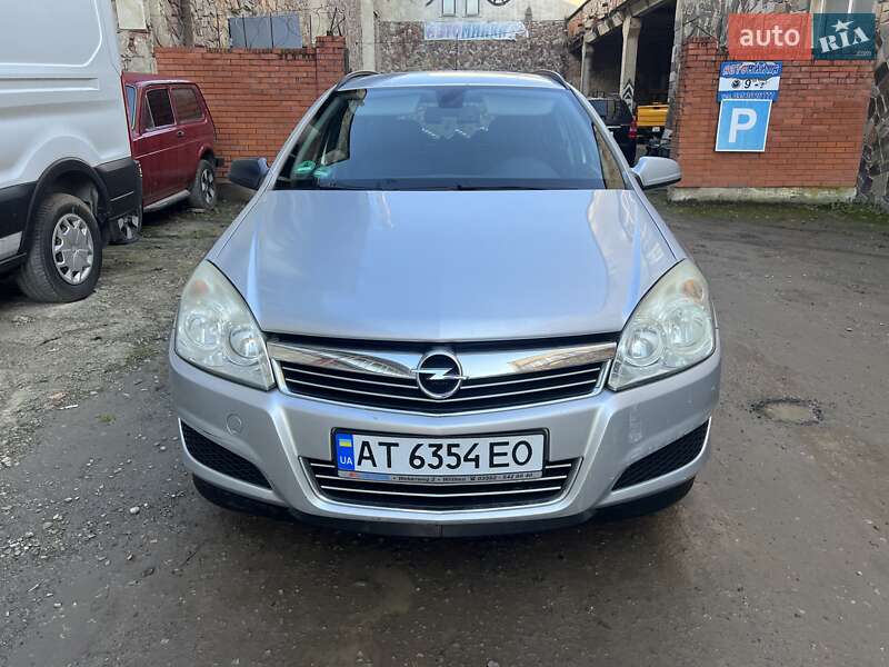 Универсал Opel Astra 2008 в Ивано-Франковске
