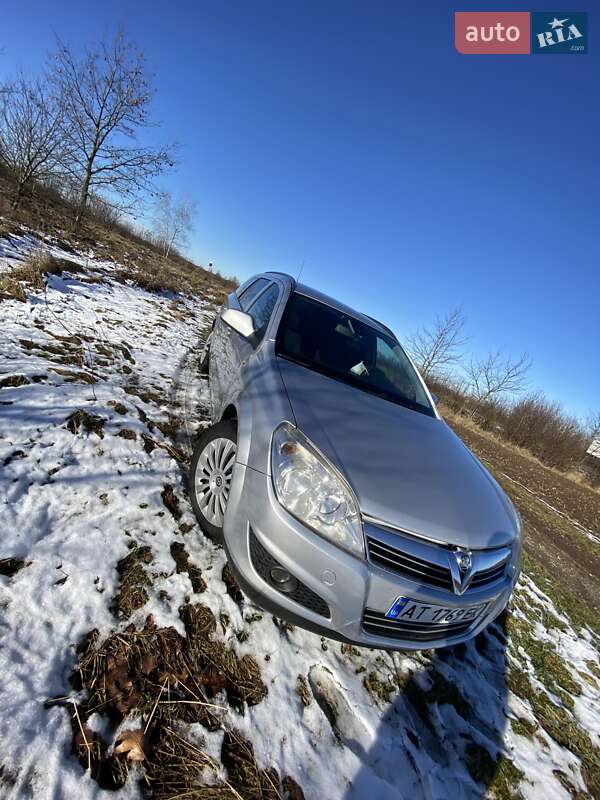 Универсал Opel Astra 2009 в Ивано-Франковске