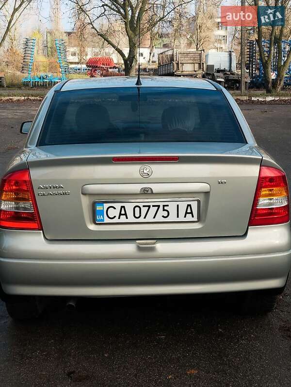 Седан Opel Astra 2008 в Христинівці