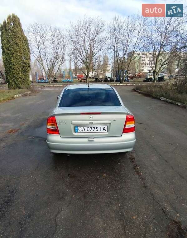 Седан Opel Astra 2008 в Христинівці