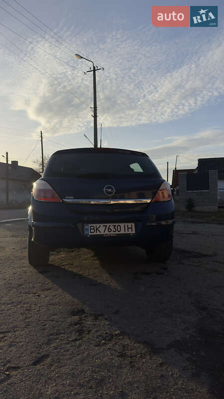 Хэтчбек Opel Astra 2004 в Дубно фото 4 Хэтчбек Opel Astra 2004 в Дубно