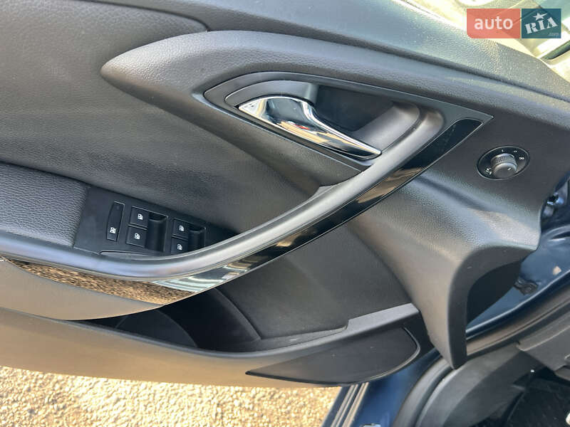 Хэтчбек Opel Astra 2015 в Львове