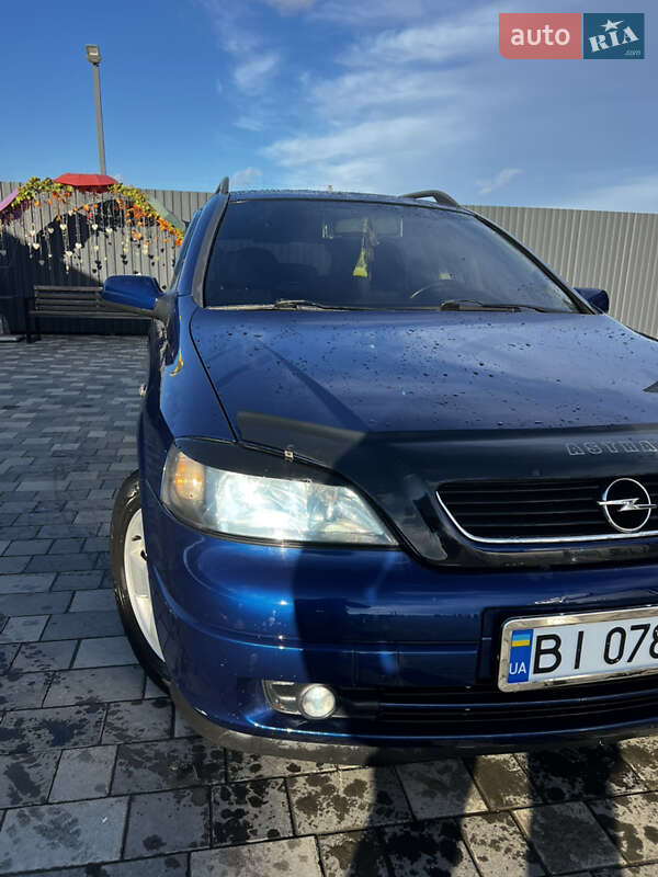 Универсал Opel Astra 2004 в Полтаве