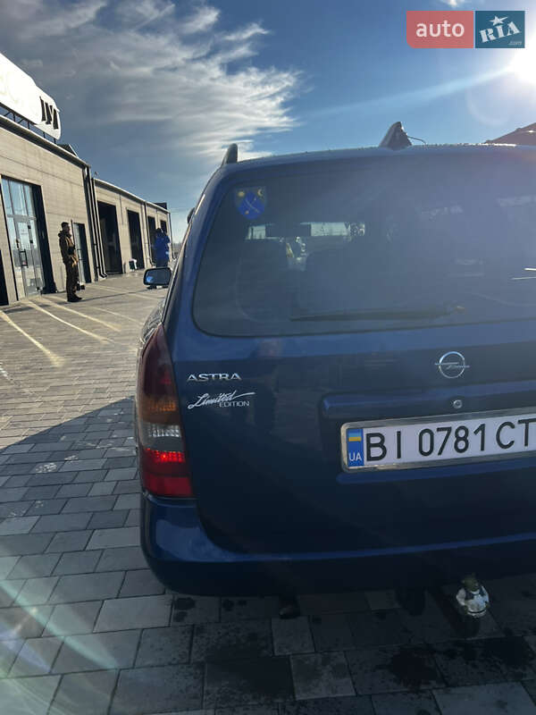 Универсал Opel Astra 2004 в Полтаве