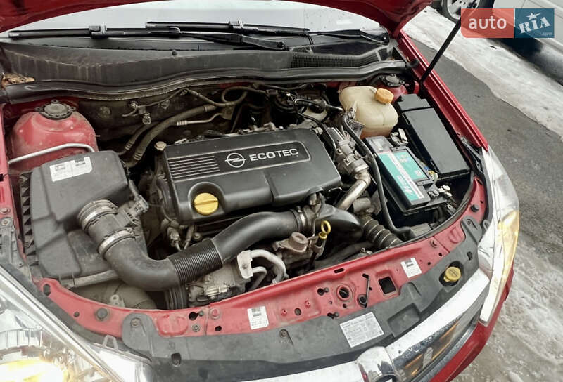 Універсал Opel Astra 2010 в Тернополі