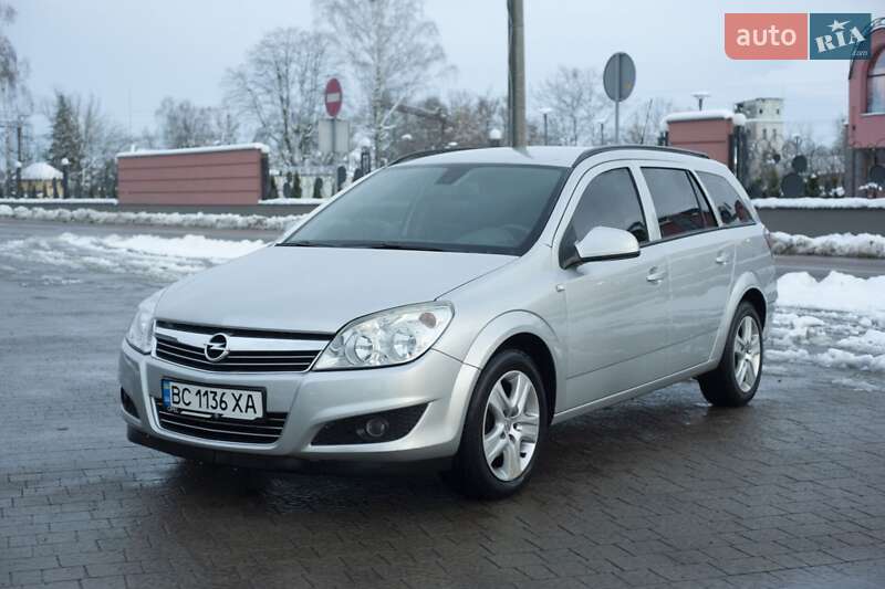 Універсал Opel Astra 2009 в Дрогобичі