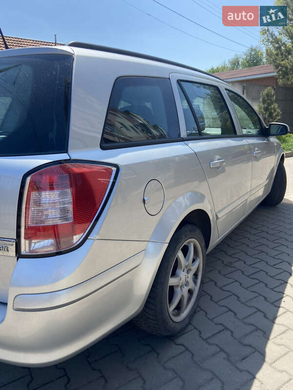 Універсал Opel Astra 2005 в Бердичеві