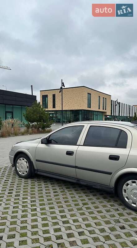 Седан Opel Astra 2008 в Хмельницькому