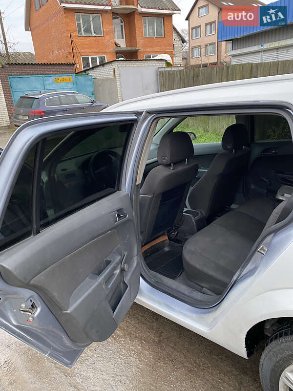 Универсал Opel Astra 2004 в Киеве