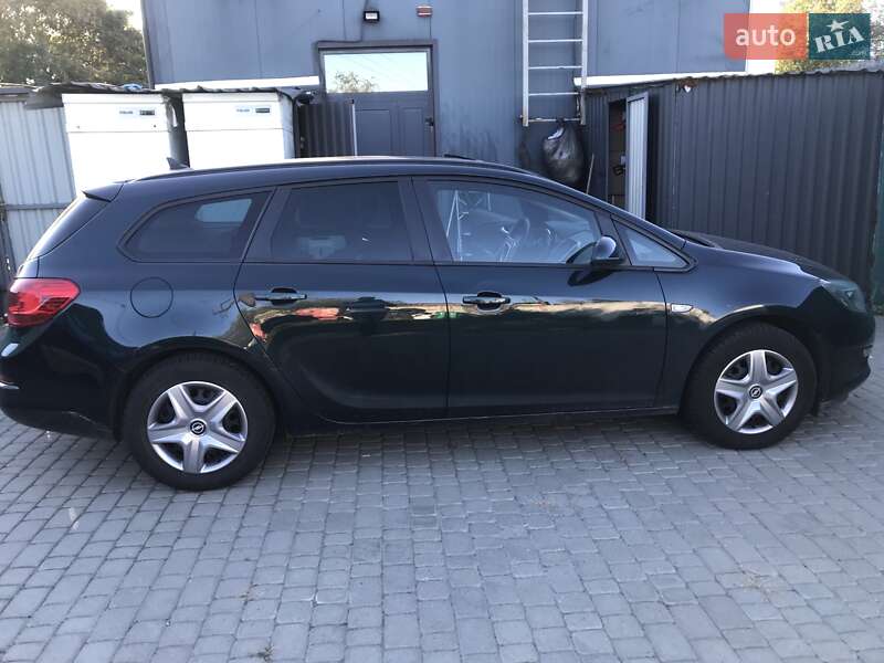 Універсал Opel Astra 2016 в Львові