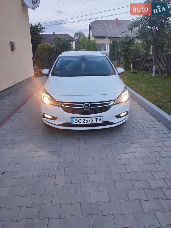 Универсал Opel Astra 2019 в Трускавце