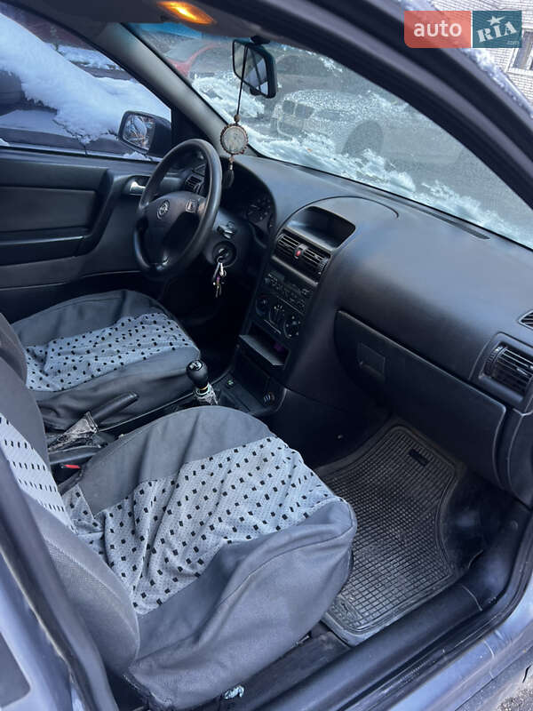 Седан Opel Astra 2008 в Львові