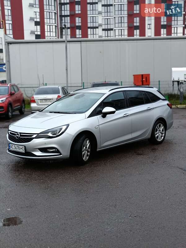 Универсал Opel Astra 2017 в Луцке