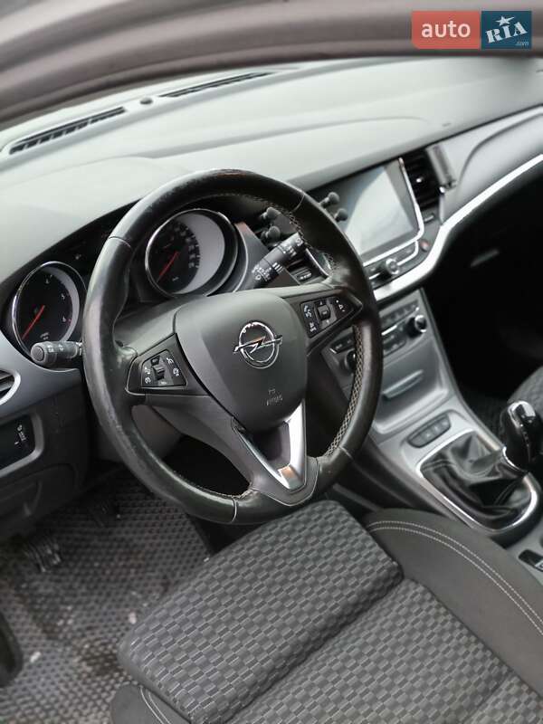 Универсал Opel Astra 2017 в Луцке