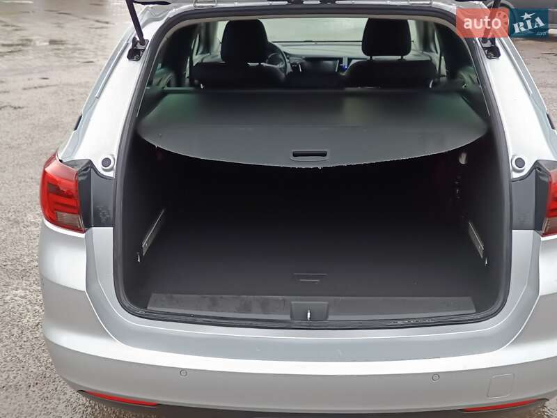 Универсал Opel Astra 2017 в Луцке