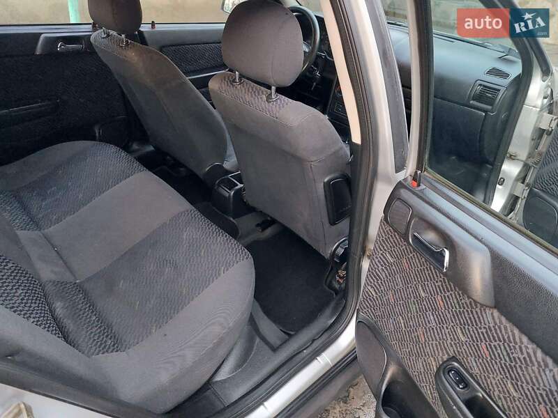 Хэтчбек Opel Astra 2001 в Сарате фото 6 Хэтчбек Opel Astra 2001 в Сарате