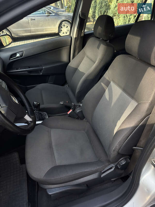 Універсал Opel Astra 2009 в Луцьку