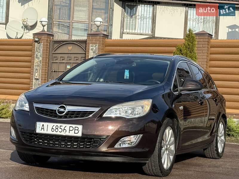 Универсал Opel Astra 2012 в Киеве
