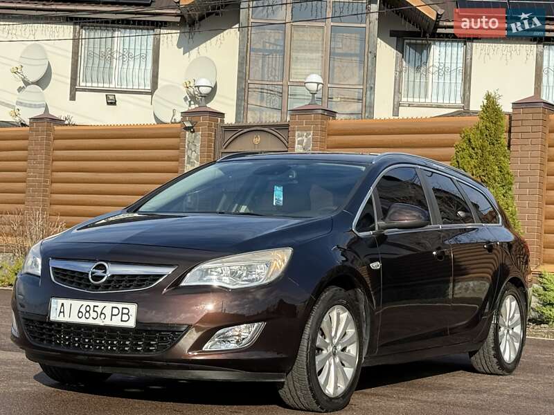 Универсал Opel Astra 2012 в Киеве