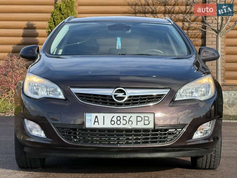 Универсал Opel Astra 2012 в Киеве