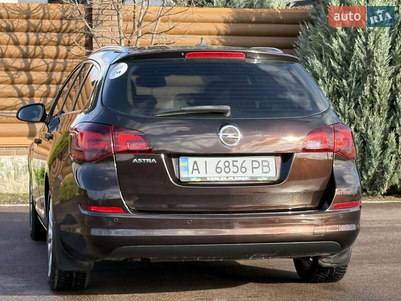 Универсал Opel Astra 2012 в Киеве