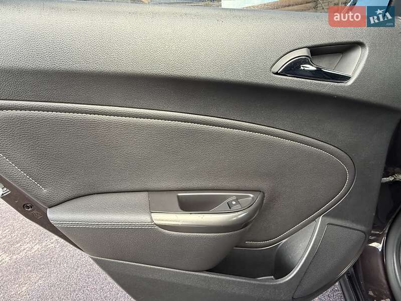 Универсал Opel Astra 2012 в Киеве