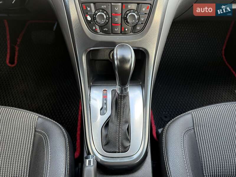 Универсал Opel Astra 2012 в Киеве