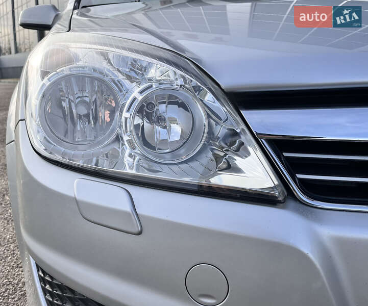 Універсал Opel Astra 2009 в Білій Церкві