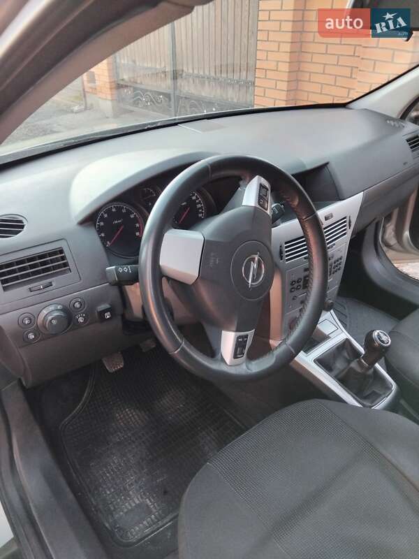 Хетчбек Opel Astra 2011 в Запоріжжі