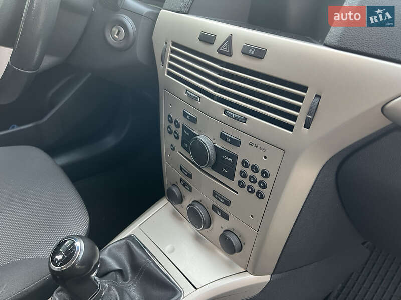 Універсал Opel Astra 2008 в Броварах