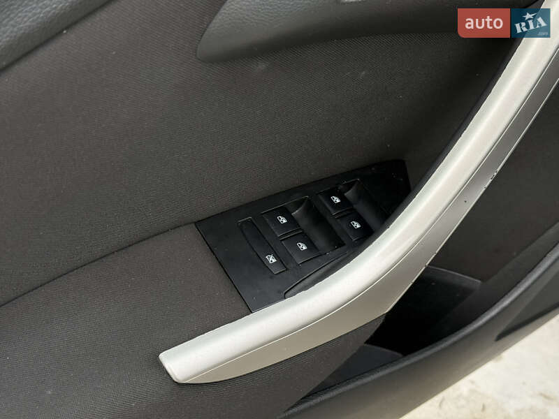 Универсал Opel Astra 2012 в Звягеле