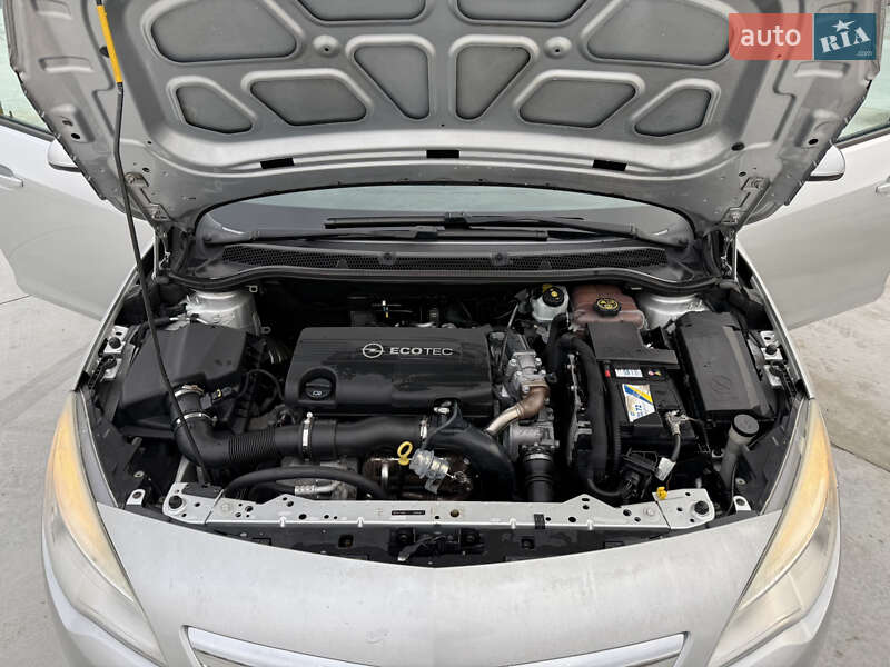 Универсал Opel Astra 2012 в Звягеле