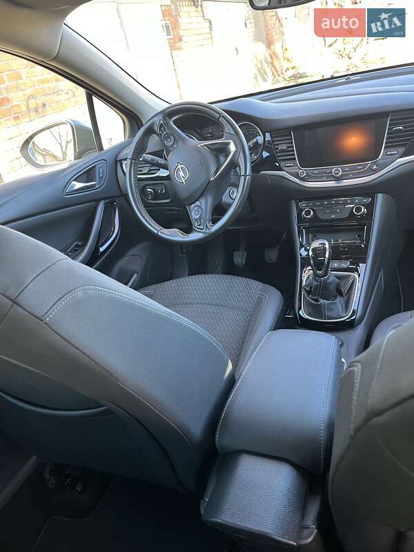 Универсал Opel Astra 2018 в Покрове