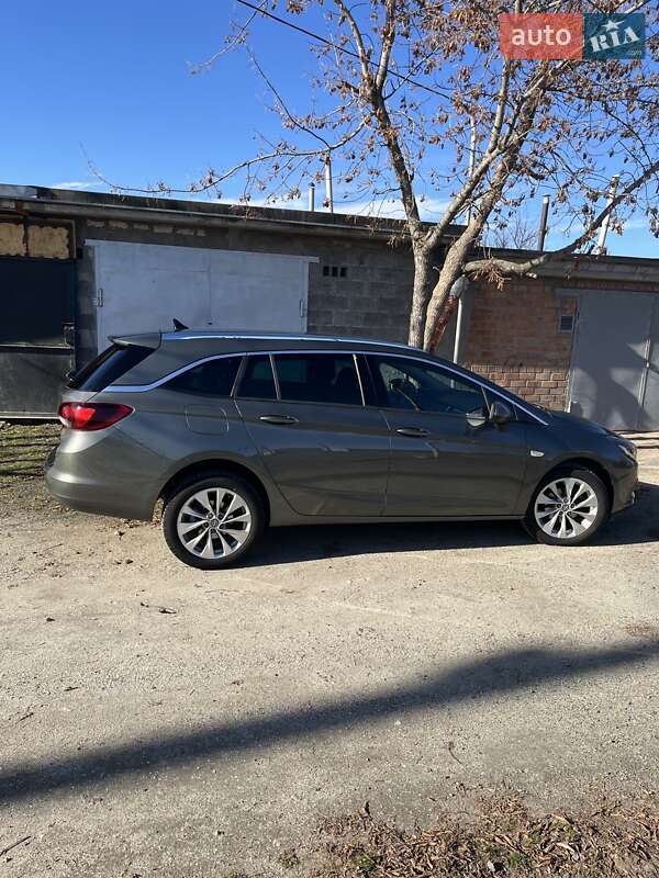 Универсал Opel Astra 2018 в Покрове