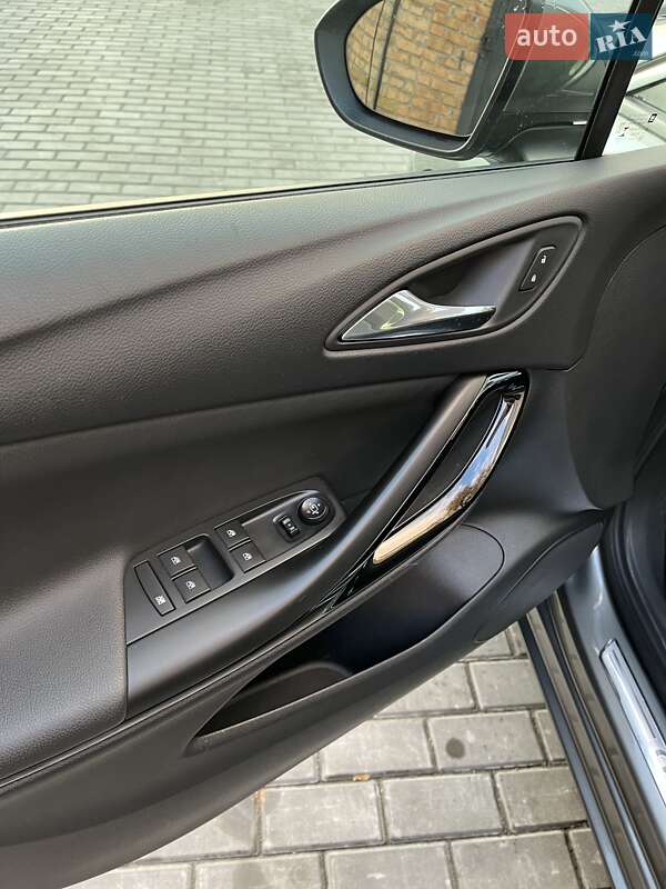 Универсал Opel Astra 2018 в Покрове