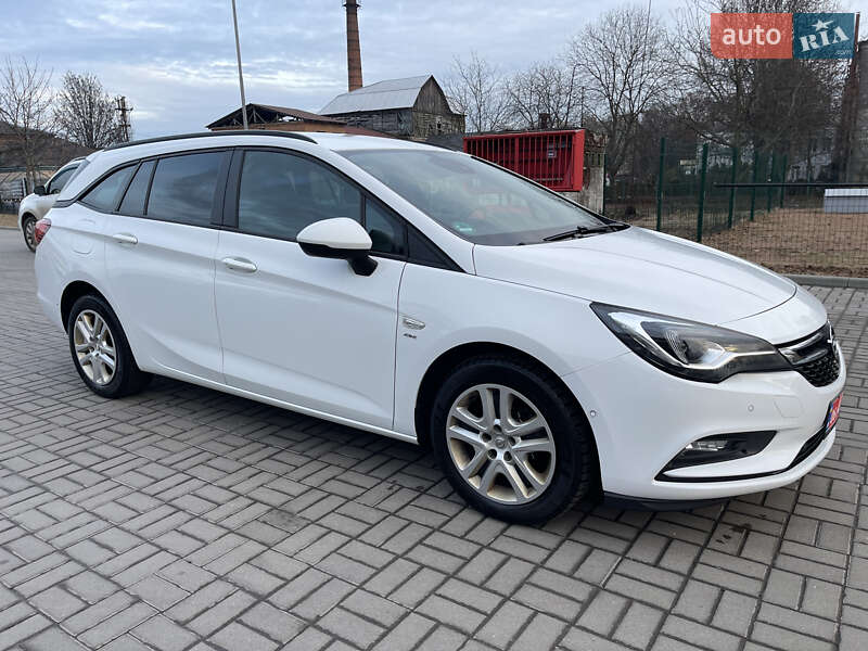 Универсал Opel Astra 2018 в Житомире