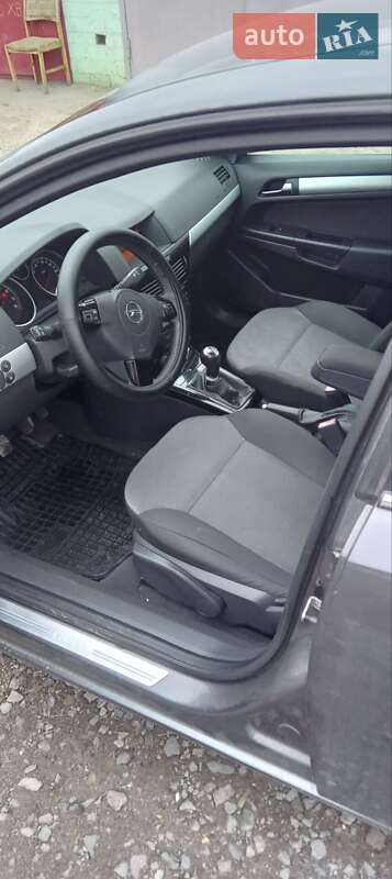 Универсал Opel Astra 2010 в Ровно фото 6 Универсал Opel Astra 2010 в Ровно