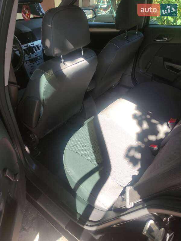 Універсал Opel Astra 2009 в Кам'янському