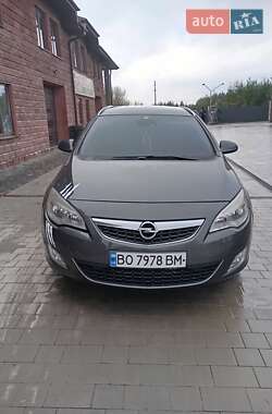 Універсал Opel Astra 2011 в Ланівці