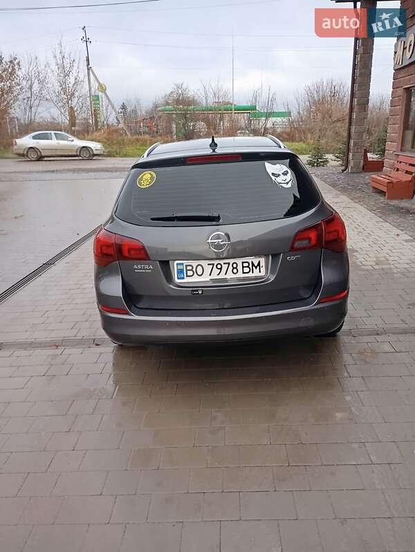 Универсал Opel Astra 2011 в Лановцах