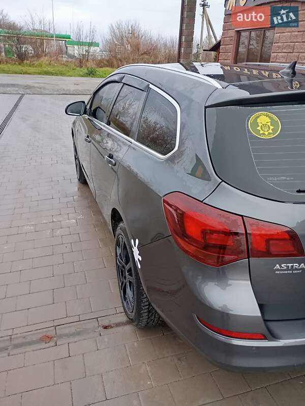 Универсал Opel Astra 2011 в Лановцах